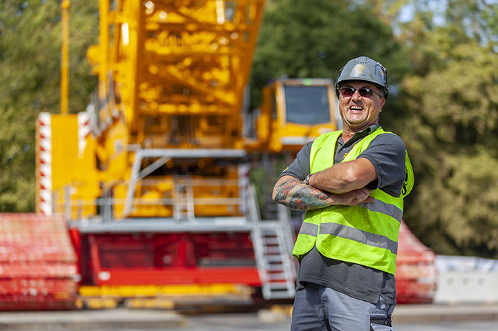 Between wind turbines and railway bridges – Wiesbauer completes all sorts of projects using a Liebherr crawler crane