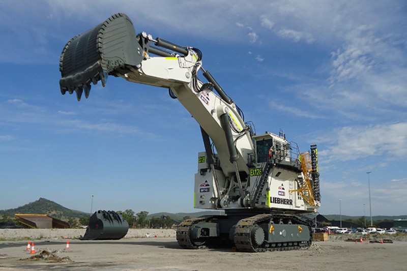 BGC welcomes an R 9800 Liebherr