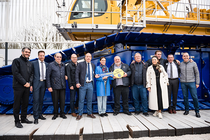 The first Liebherr LR 1800-1.0 crawler crane heads for Spain – Eurogruas 2000 takes delivery of its new 800-tonne crane at the Bauma