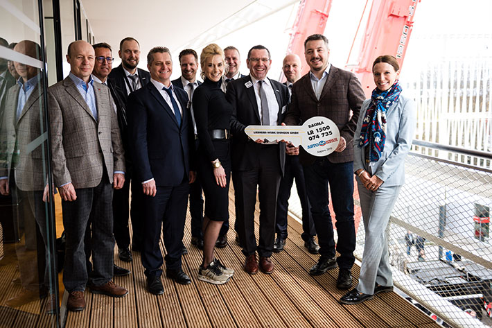 For wind power jobs – Liebherr LR 1500 crawler crane in action at Avtokran-Tjumen