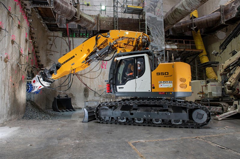 Alliance Group a Liebherr R 950 Tunnel crawler excavator in the heart of the Grand Paris Express Liebherr