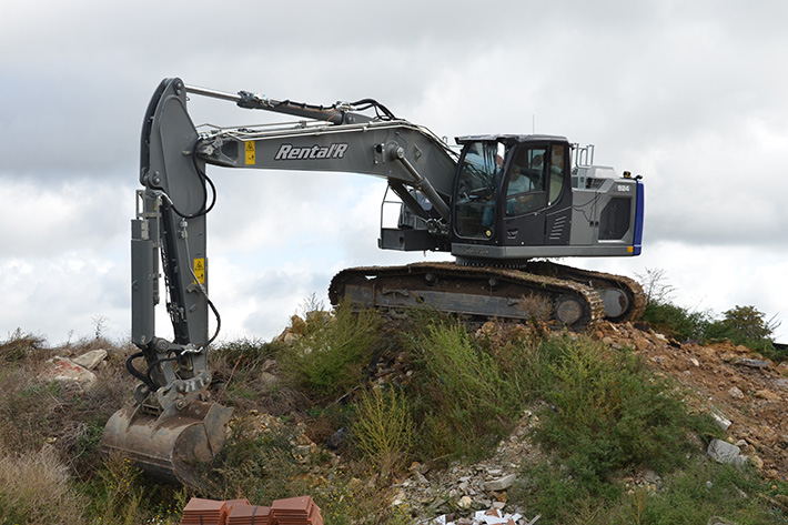 At Rental'R: The first Liebherr R 924 G8 crawler excavator in the Île-de-France region