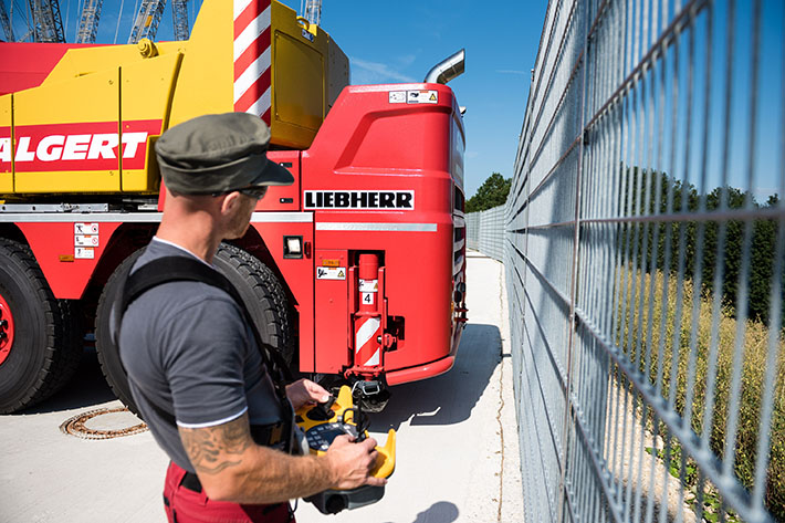 Liebherr delivers first LTC 1050-3.1 compact cranes with RemoteDrive