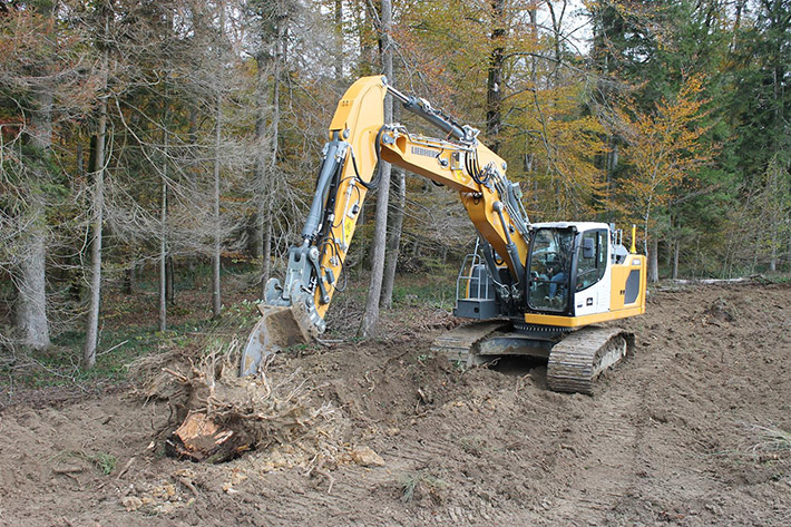 Decision for the performance, low fuel consumption and comfort: Rokemann buys Liebherr R 924 G8 crawler excavator