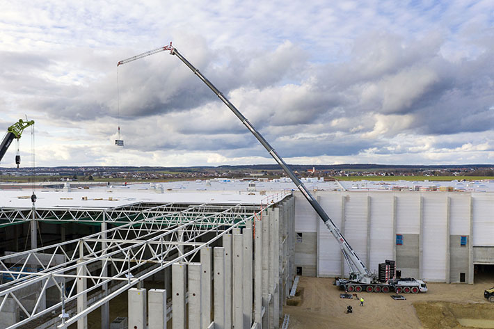 “You can do anything you like with the crane” – LTM 1450-8.1 demonstrates its massive radius