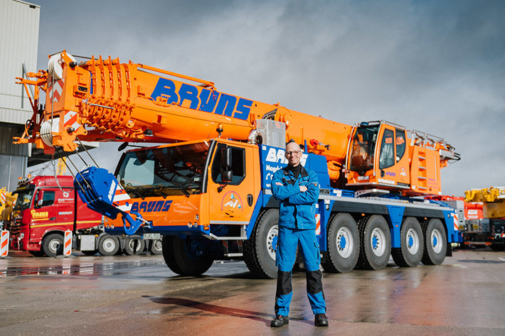“A Liebherr is always a good choice” – Bruns takes delivery of LTM 1130-5.1 mobile crane