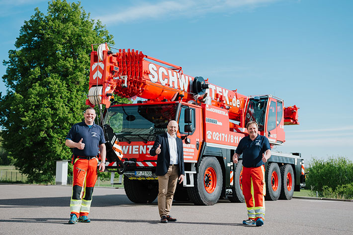 A second LTM 1090-4.2 within two years – Schwientek takes delivery of new Liebherr mobile crane