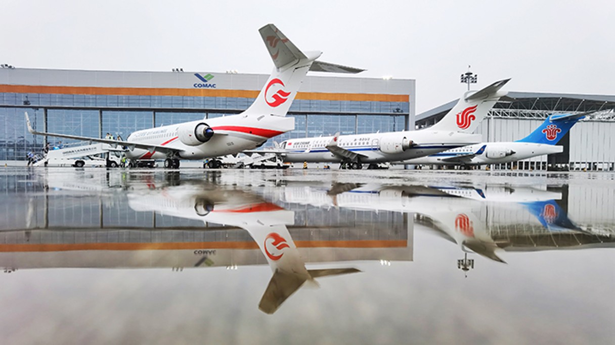 Liebherr-Aerospace on Board:  COMAC delivers three ARJ21 aircraft to Chinese airlines