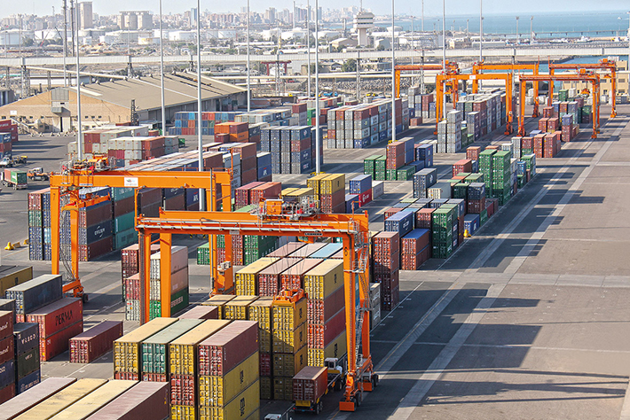 Montecon S.A. order two Liebherr electric rubber tyre gantry cranes (ERTG)
