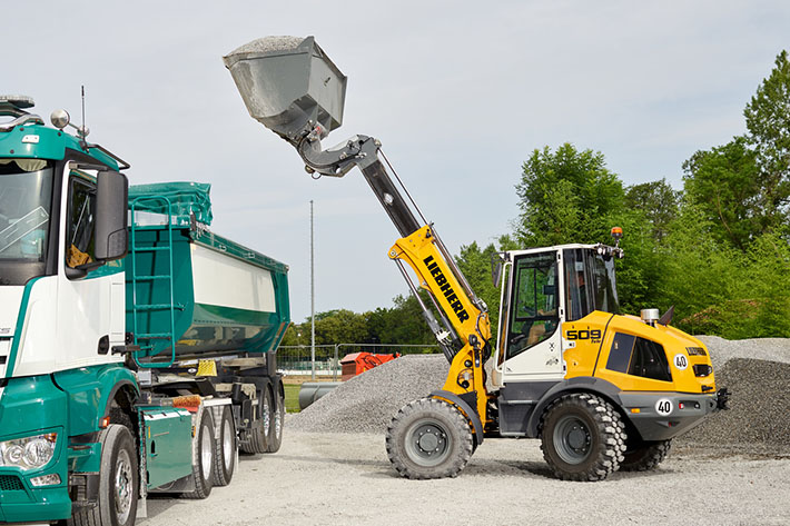 World premiere: The L 509 Tele is Liebherr's first telescopic wheel loader