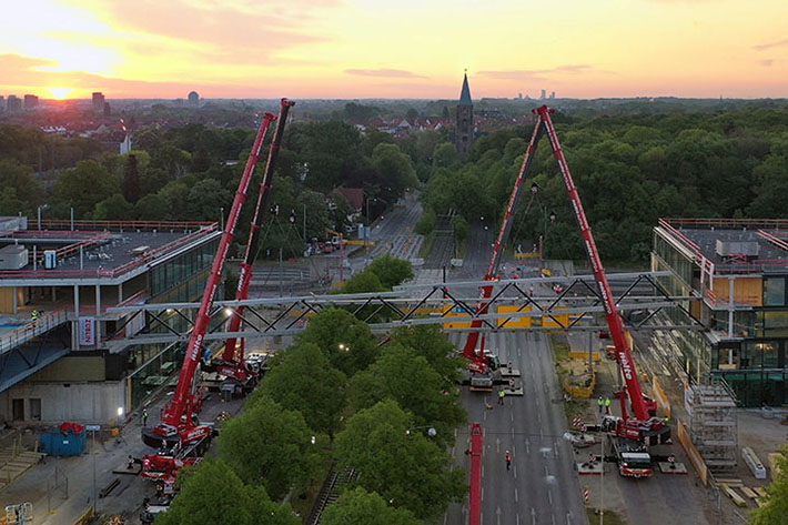 Complex night shift for six Liebherr cranes