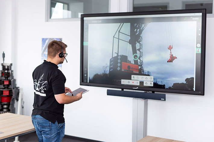 Dos primicias de Grúas Marítimas Liebherr  