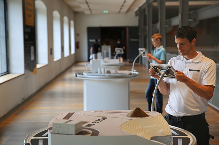 Liebherr bringt Augmented Reality (AR) in die inatura Dornbirn
