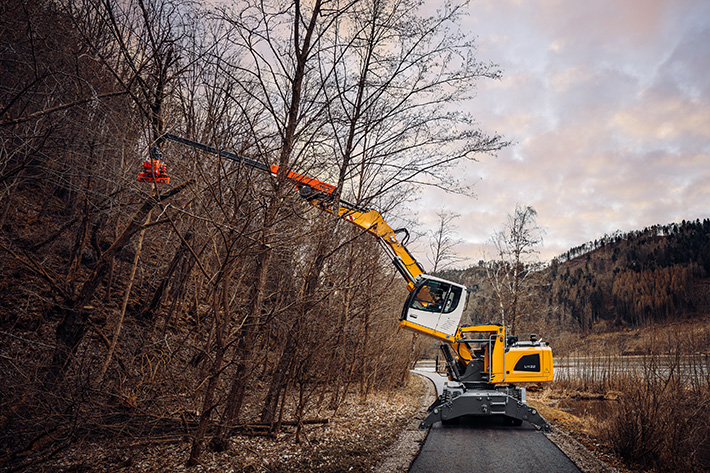 A greater reach for tree care and the timber industry: Liebherr presents new equipment combinations