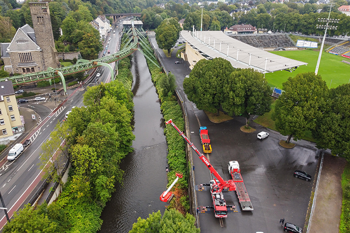 Historic backdrop – Wilden hoists work platform out of the river using Liebherr LTM 1090-4.2 mobile crane