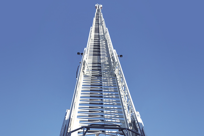 Liebherr “drives” the world’s highest fire engine turntable ladders