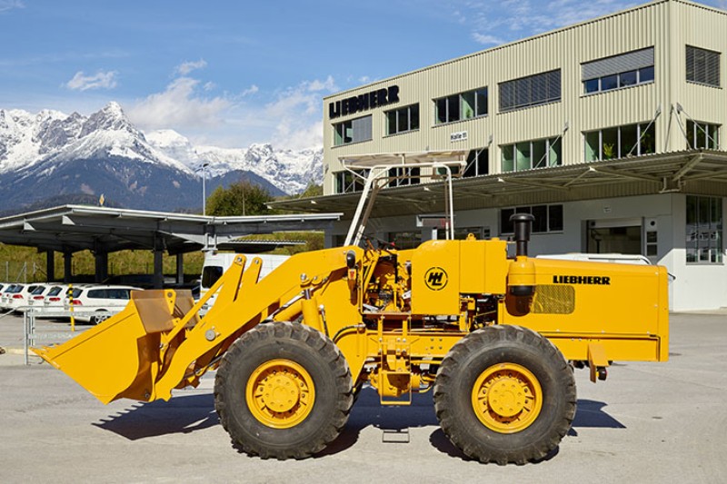 LIEBHERR 961 ショベル　ヴィンテージ　レトロ Liebherr restores a 60-year-old wheel loader prototype: The LSL