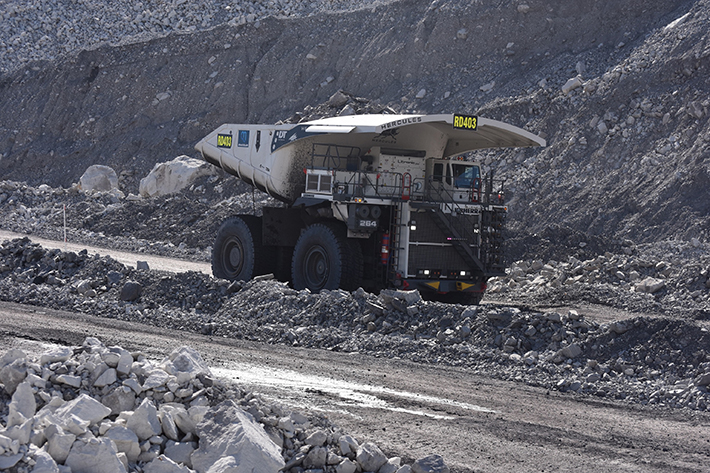 Liebherr fleet of five T 264 mining trucks goes to Australia