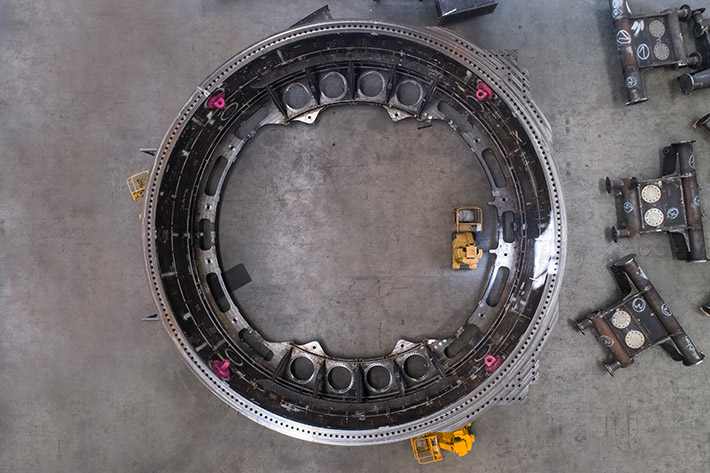 Manufacturing of Liebherr Heavy Lift Crane 150000-3000 for Alfa Lift reaches key milestone