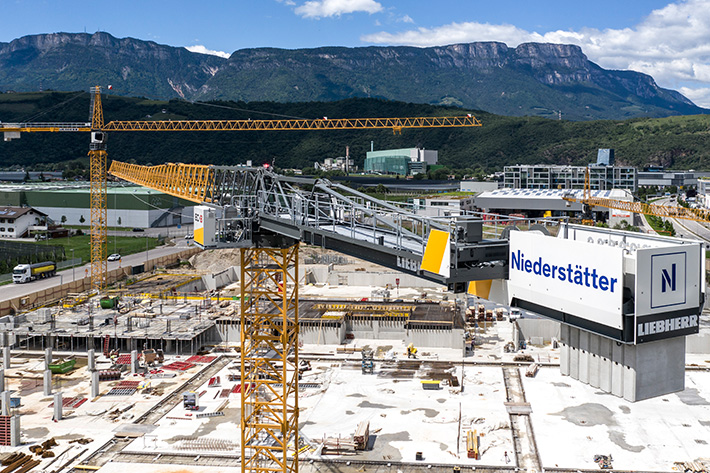 Niederstätter expands sales and service activities for Liebherr tower cranes in Italy 