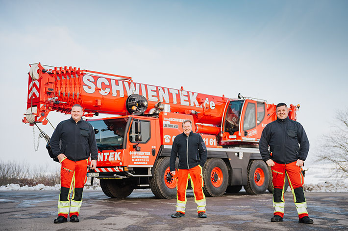 Schwientek takes delivery of new LTM 1120-4.1 from Liebherr