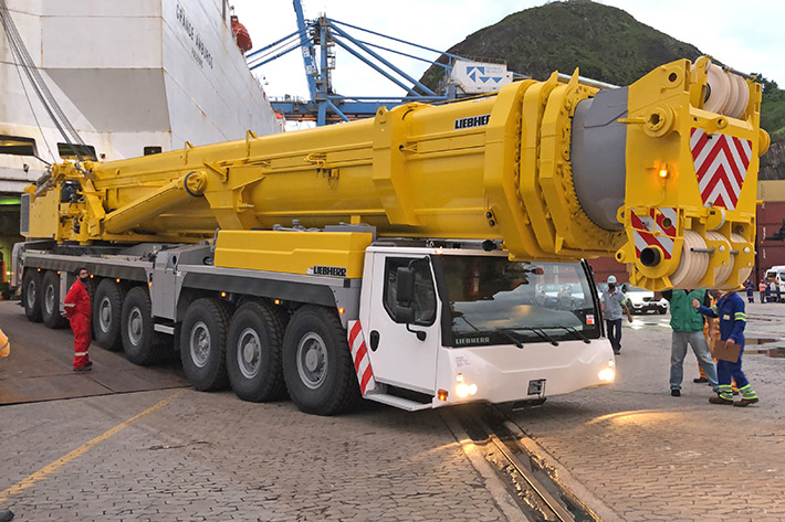 Expanding the fleet – Darcy Pacheco takes delivery of Liebherr LTM 1500-8.1