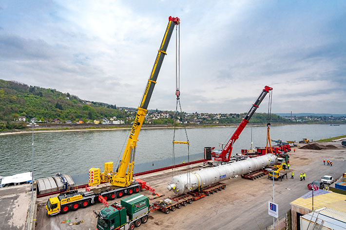 Two top class models – column loaded by Liebherr tandem hoist