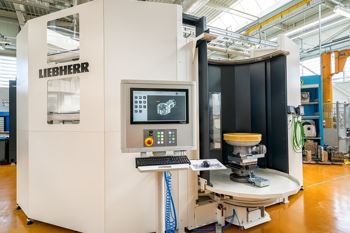 Liebherr-Aerospace puts a new machining center integrating a Liebherr robot into operation