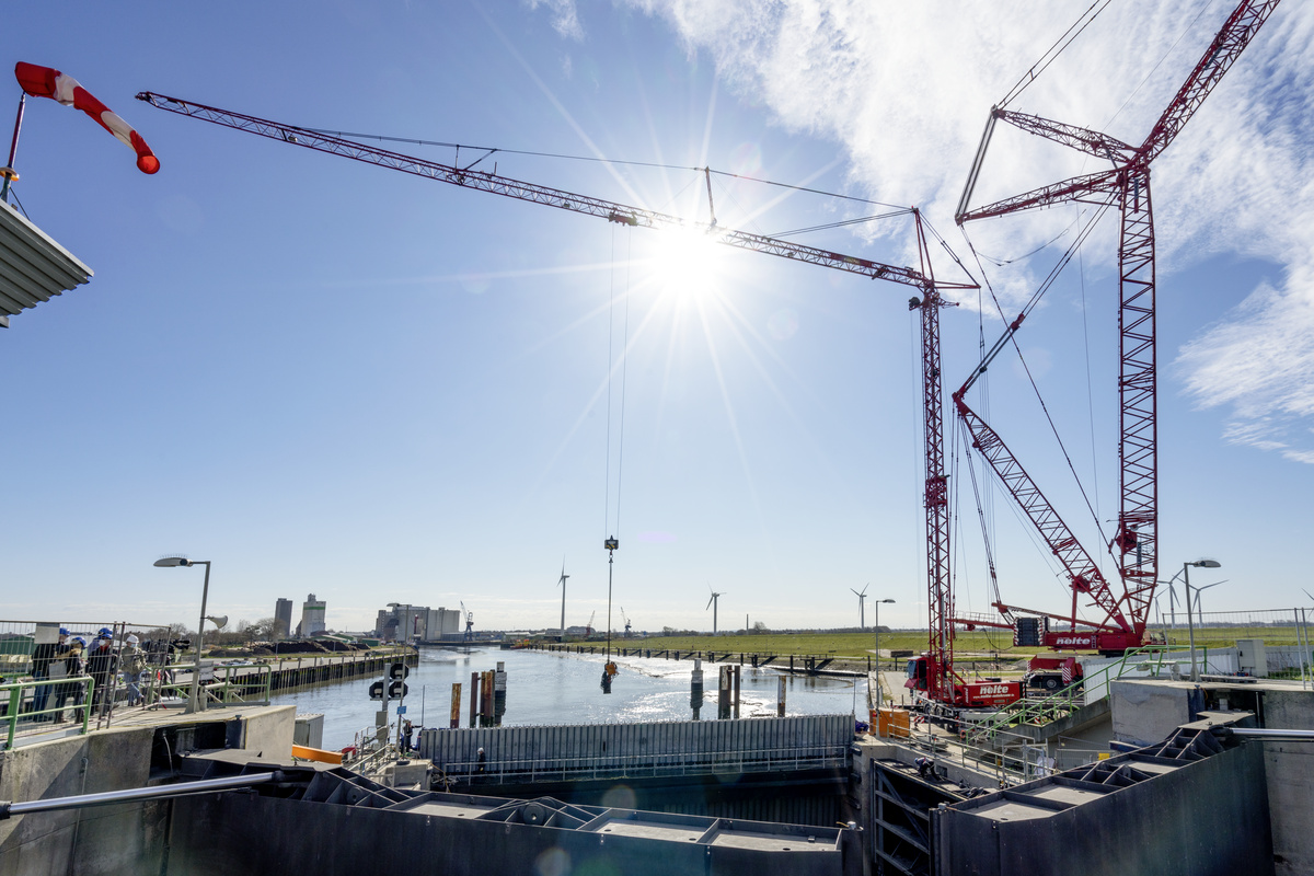 Liebherr: MK 88 Plus achieves 300 lifts in three days