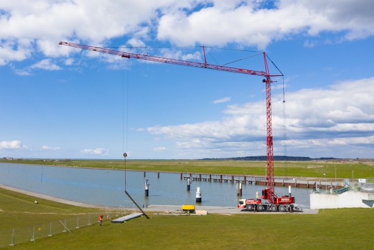 Liebherr: MK 88 Plus achieves 300 lifts in three days - Liebherr