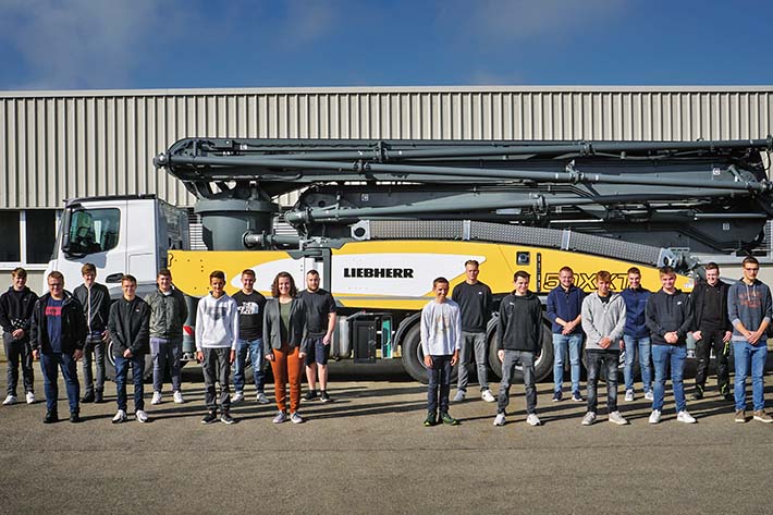 479 junge Menschen starten mit Liebherr ins Berufsleben