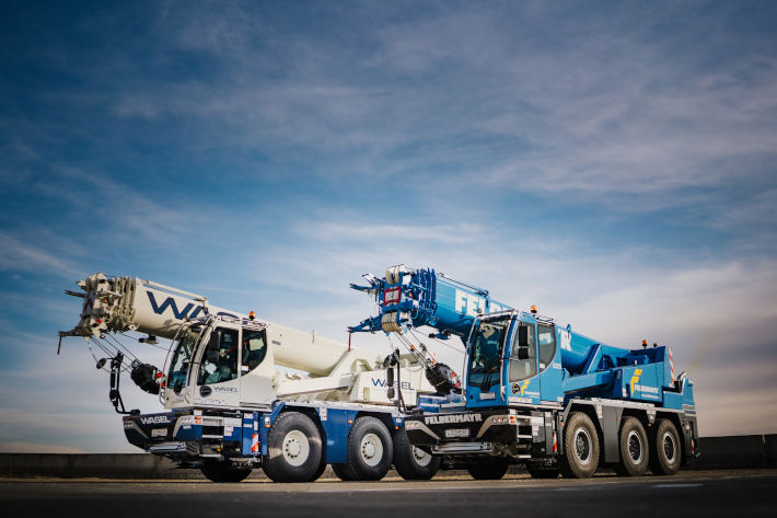 Top départ : livraison de la première grue compacte Liebherr avec un télescope à déploiement par câbles
