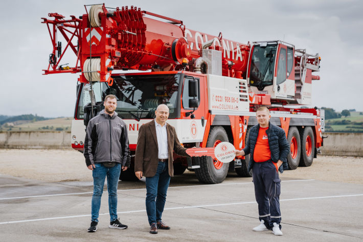 Closing the gap – Colonia takes delivery of Liebherr LTM&nbsp;1110 5.1 mobile crane