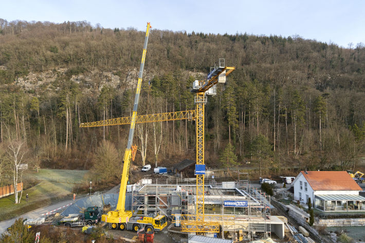 New Liebherr LTM 1120-4.1 shows its capabilities on Swiss sites