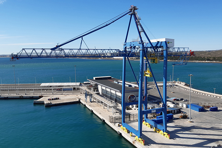 New Liebherr ship to shore container crane enters service at Terminales Maritimas Del Sureste in the Port of Alicante
