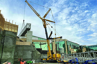 Wagstaff chooses 900 ton Liebherr LTM 1750-9.1 with new software upgrade for critical lift