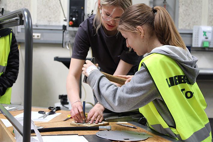 Girls’Day und Boys’Day 2022: Einblicke in die Liebherr-Arbeitswelt