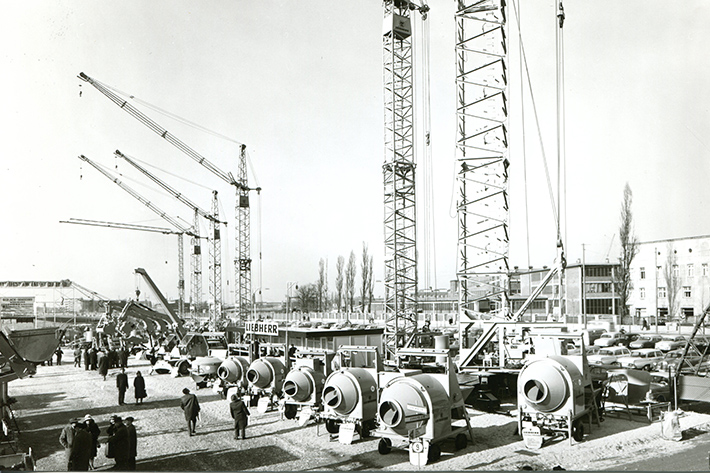 6 historical pictures of Liebherr at Bauma that you have never seen before