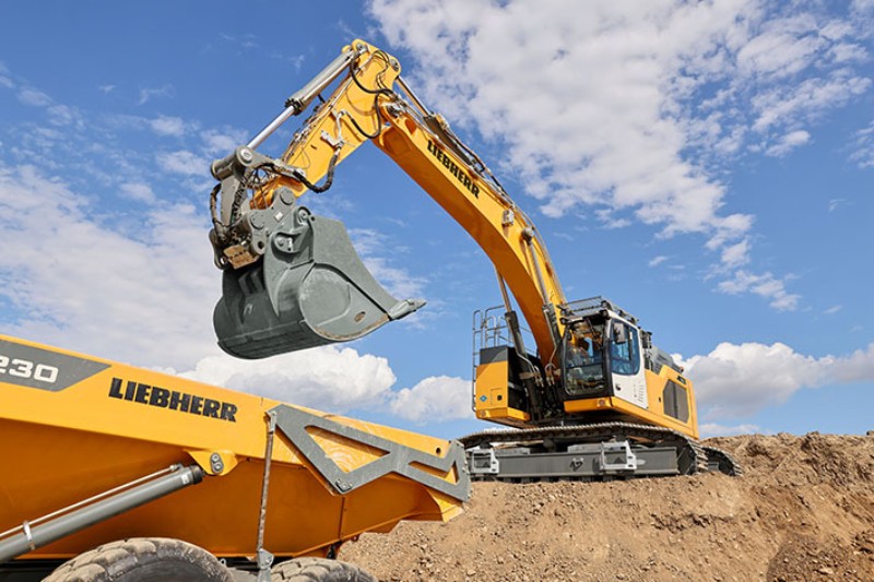 World premiere: Liebherr debuts crawler excavator with