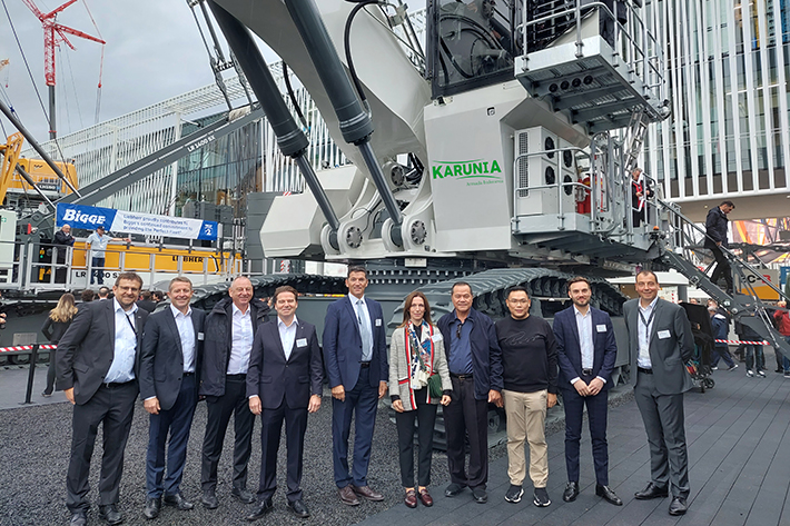 Karunia and Liebherr commemorate their partnership at Bauma 2022