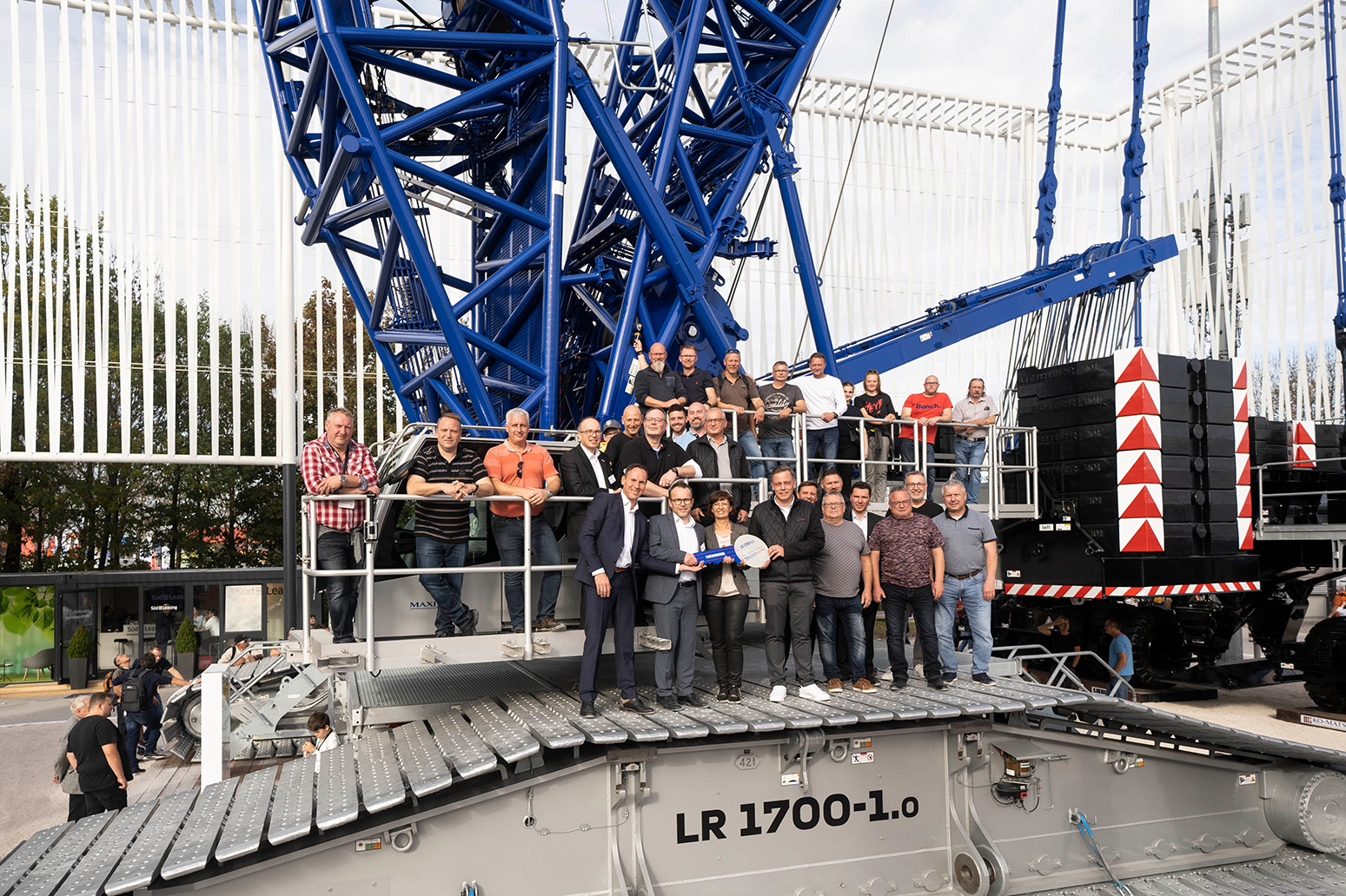 MAXIKraft places mega order with Liebherr