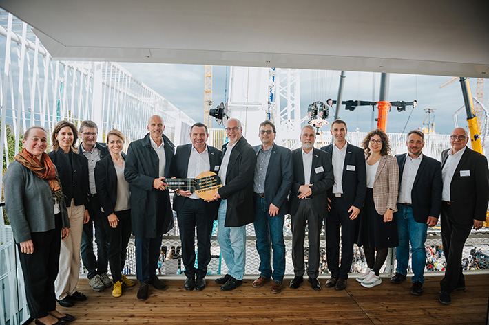 Cranes up to 1,350&nbsp;tonnes lifting&nbsp;capacity: Schmidbauer orders from&nbsp;Liebherr