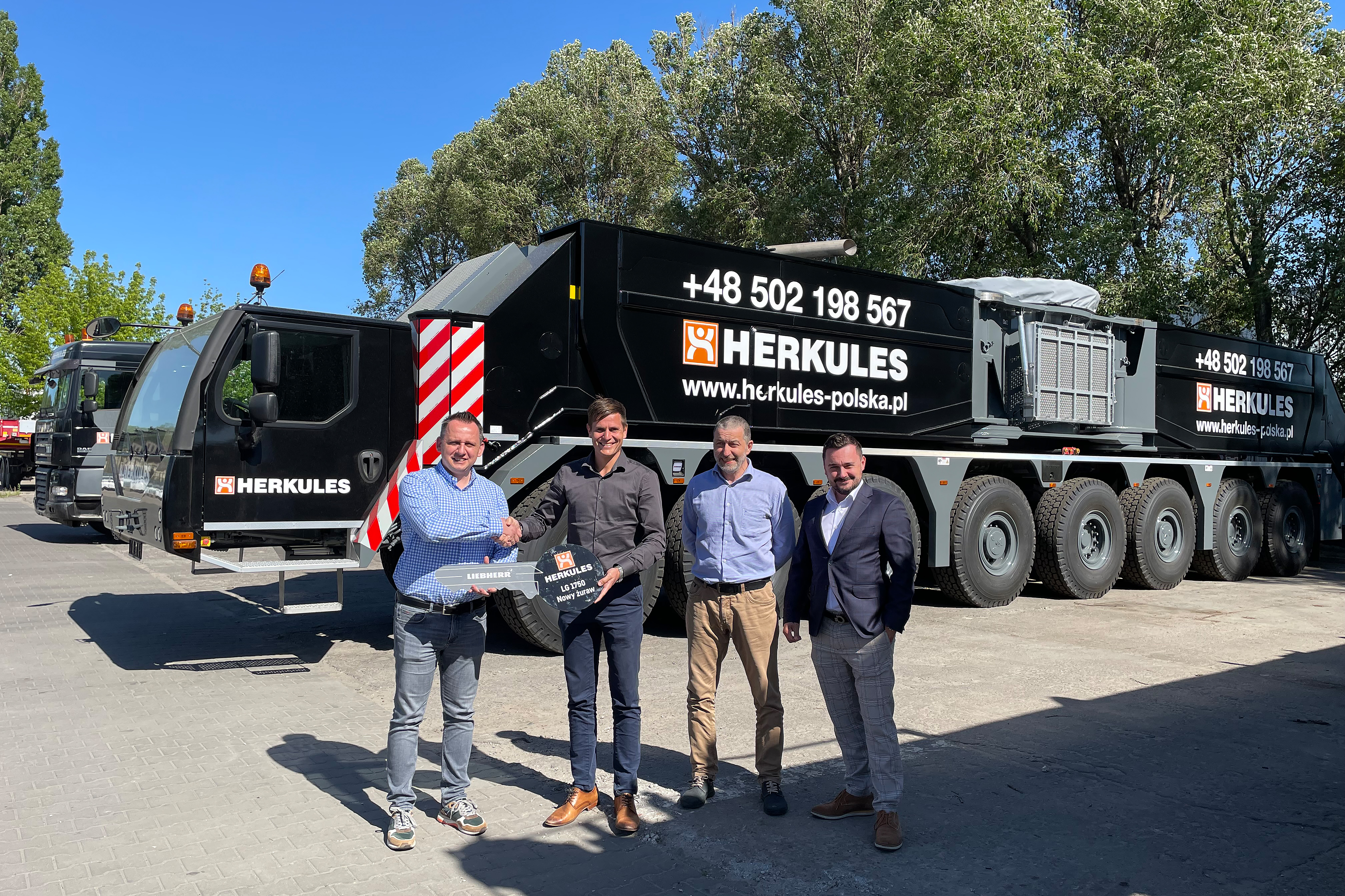 Herkules strengthens crane fleet with Liebherr-LG&nbsp;1750 lattice&nbsp;boom mobile&nbsp;crane