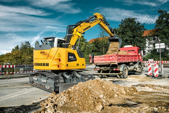 リープヘル　LIEBHERR 大型カレンダー　2024 モデルトラックファクトリー