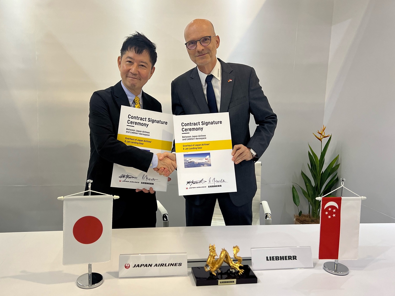 Liebherr and J-Air sign major landing gear overhaul agreement