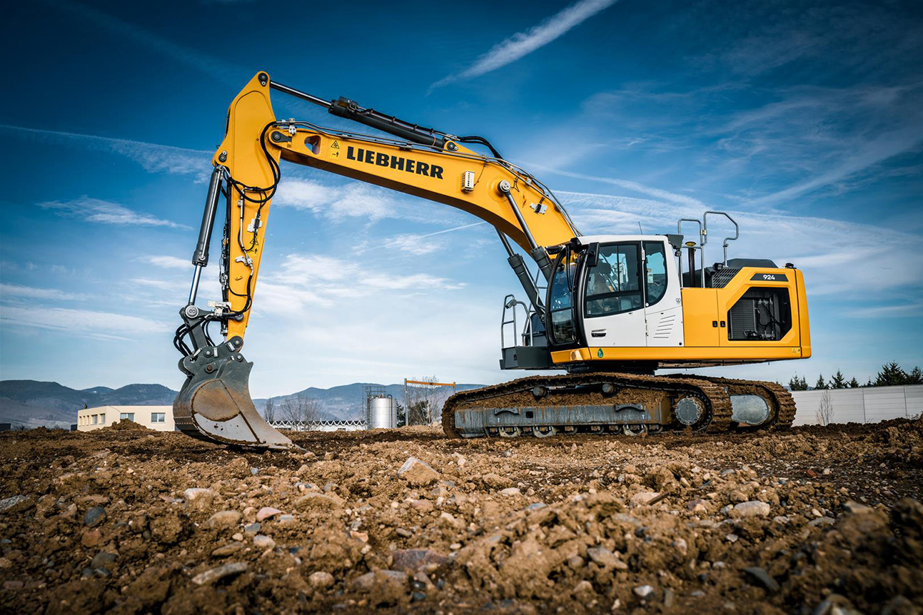Liebherr’s R 924 G8 crawler excavator presented at the Intermat show