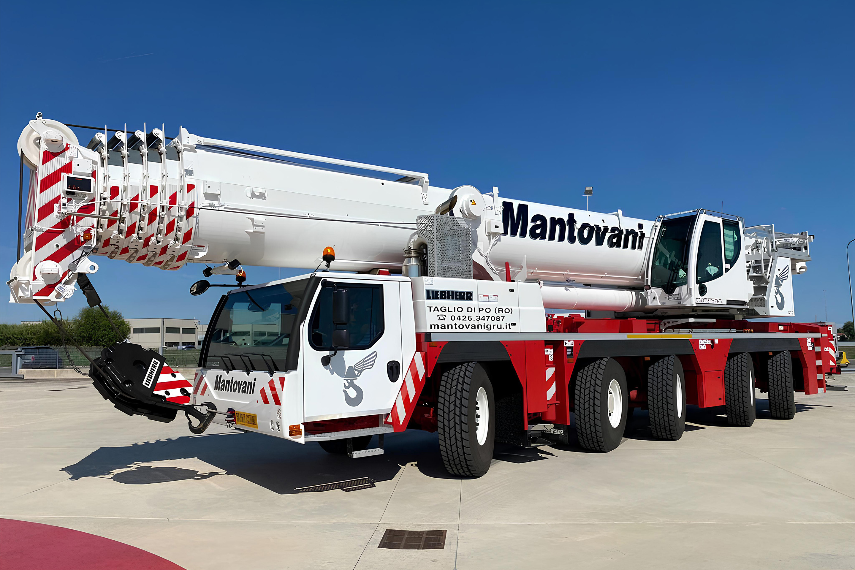 Good things come in threes: new mobile crane for Mantovani Global Services Srl