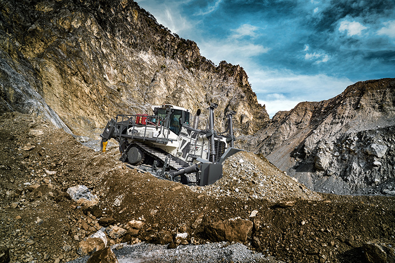 World premiere at MINExpo 2024: new Liebherr PR 776 Generation 8 crawler dozer