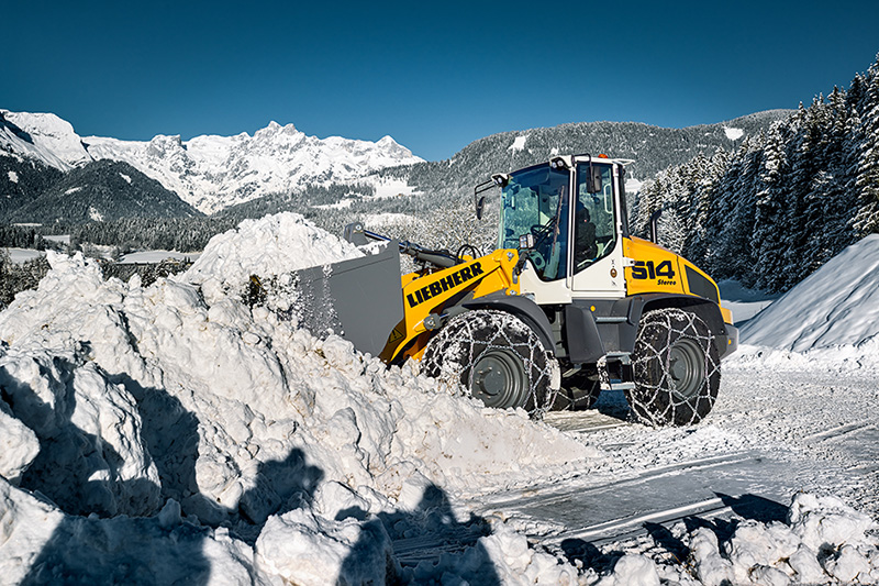 Winter wonders: Liebherr wheel loaders as versatile helpers in snow and ice