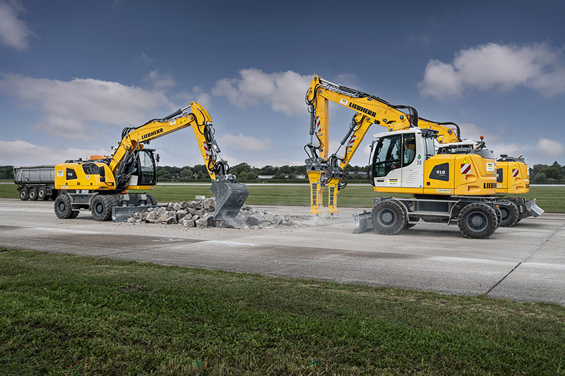 Fast and efficient Liebherr hydraulic excavators renovate taxiway at Hamburg Airport
